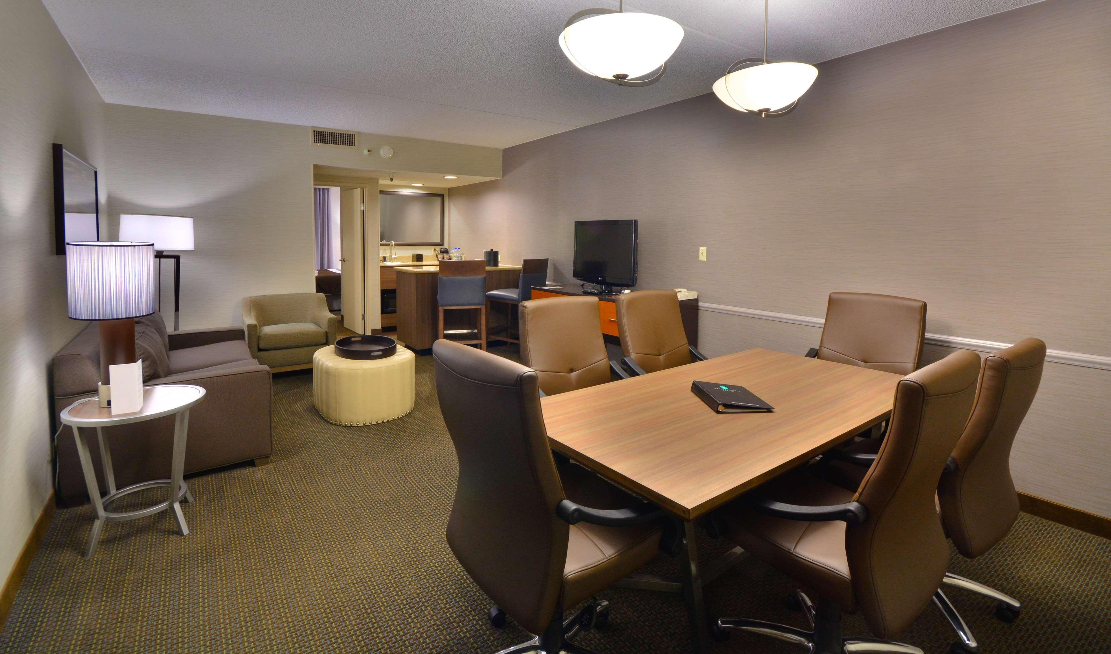 Hotel Embassy By Hilton Park