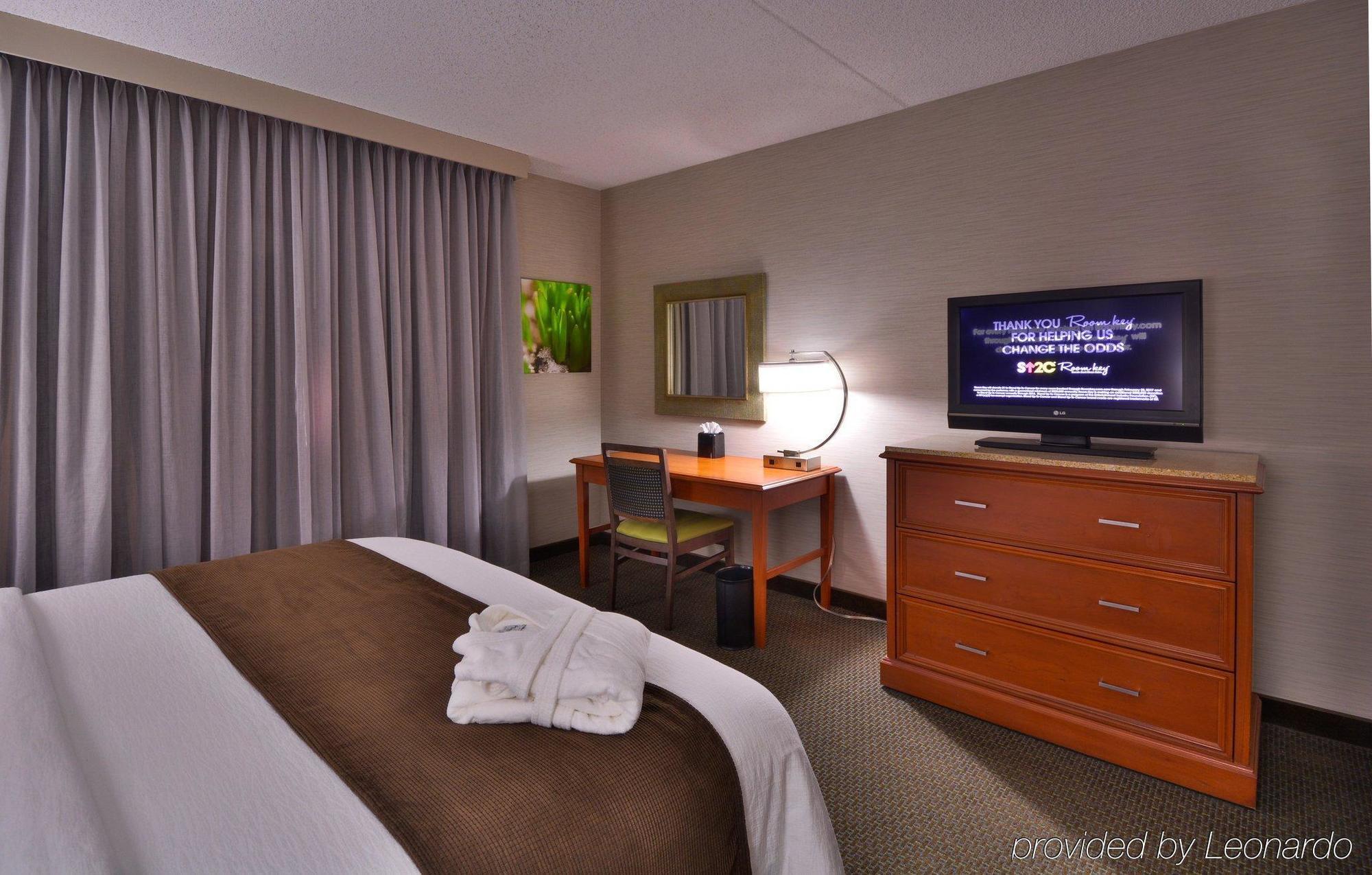 Hotel Embassy By Hilton Park Denver